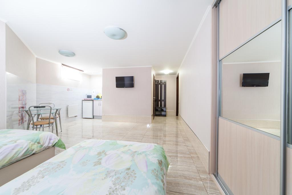 Home Comfort Livoberezhna IEC Kiev Exterior foto