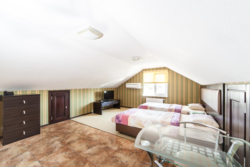 Home Comfort Livoberezhna IEC Kiev Exterior foto
