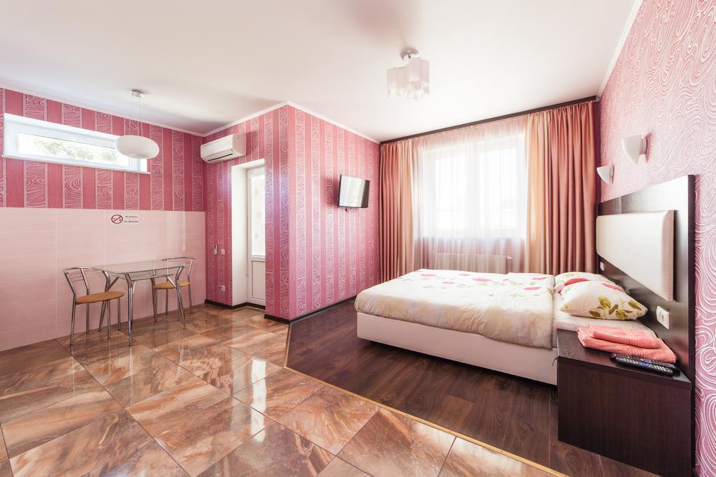 Home Comfort Livoberezhna IEC Kiev Exterior foto