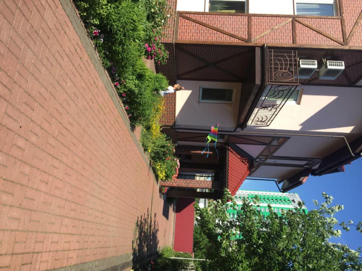 Home Comfort Livoberezhna IEC Kiev Exterior foto